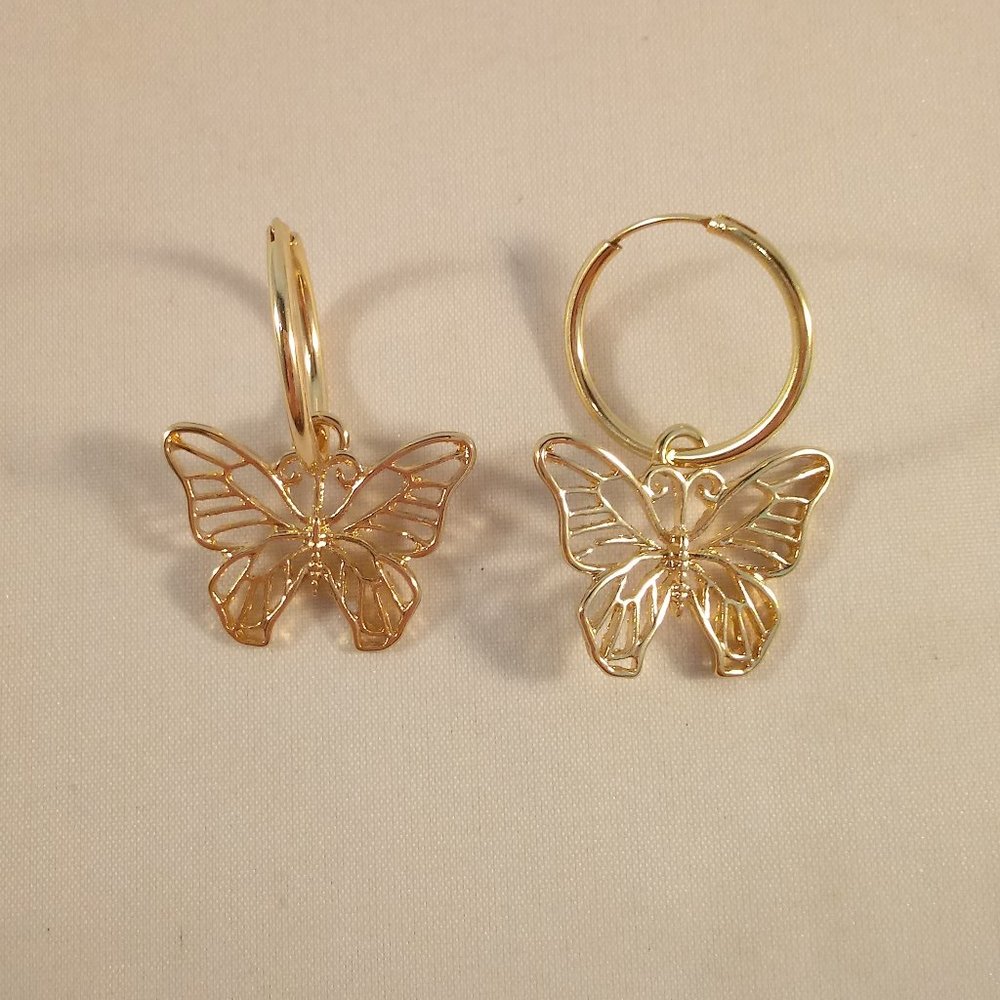 Yellow Gold Butterfly Carved Hoop Earrings - Picture 2 of 3